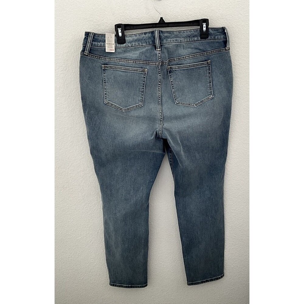 Torrid Women’s Sz18R Classic Skinny Jean -Vintage Stretch Light Wash - Picture 2 of 14